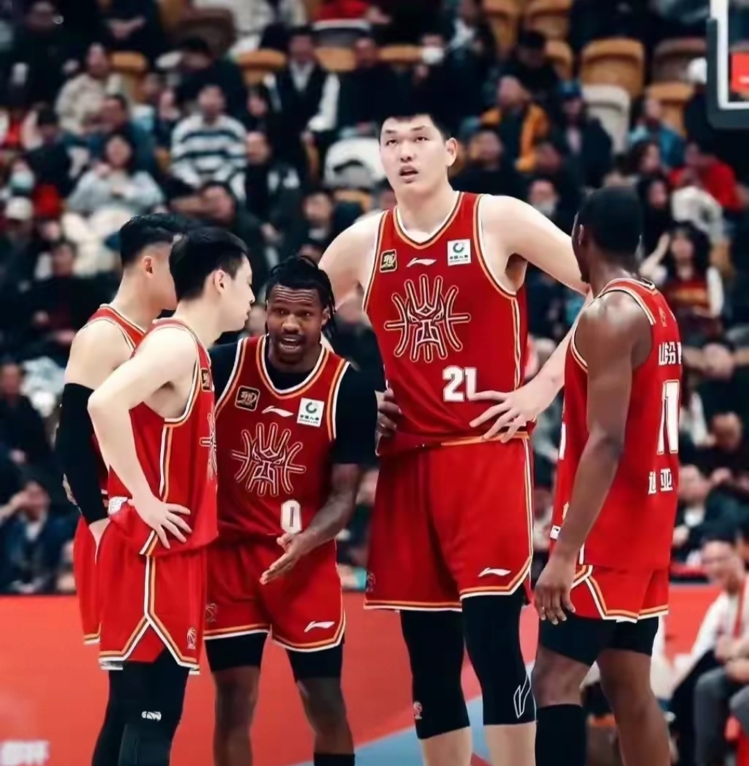  巡回赛巅峰对决！瓯越独角兽队击败江汉鲨队队，游泳赛场再起波澜；争冠格局再洗牌