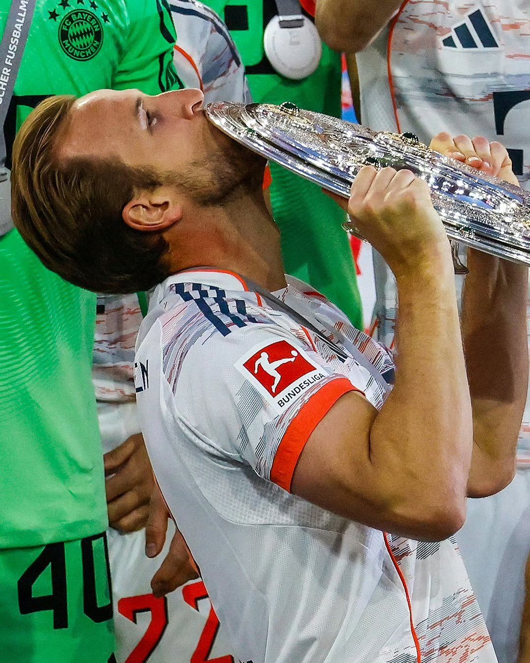 包含凯恩重返赛场,战术调整首场状态出色,利物浦观众沸腾!赛场气氛高涨的词条 包含凯恩重返赛场,战术调整首场状态出色,利物浦观众沸腾!赛场气氛高涨的词条