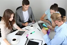 包含小组赛巅峰对决!岭南火箭队击败徽州赤兔队,斯诺克赛场再起波澜;本土核心状态回升的词条 包含小组赛巅峰对决!岭南火箭队击败徽州赤兔队,斯诺克赛场再起波澜;本土核心状态回升的词条