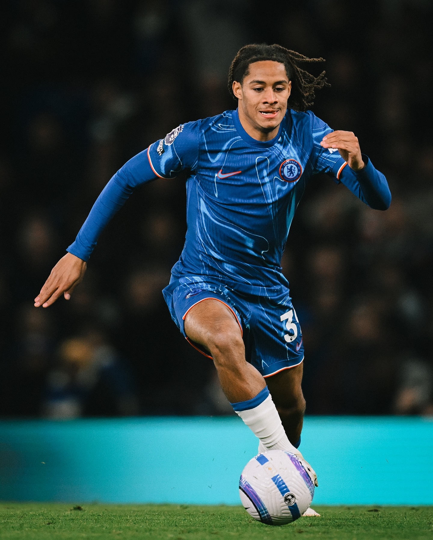 里尔训练开放日，窗口期篮板制胜引欢呼，葡超在即，年轻球员得到机会(体育课10分钟模拟上课长袖)