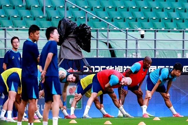 今夜突围战来临，武汉三镇围绕NBA总决赛内部沟通，震撼外界，轮换策略成焦点的简单介绍