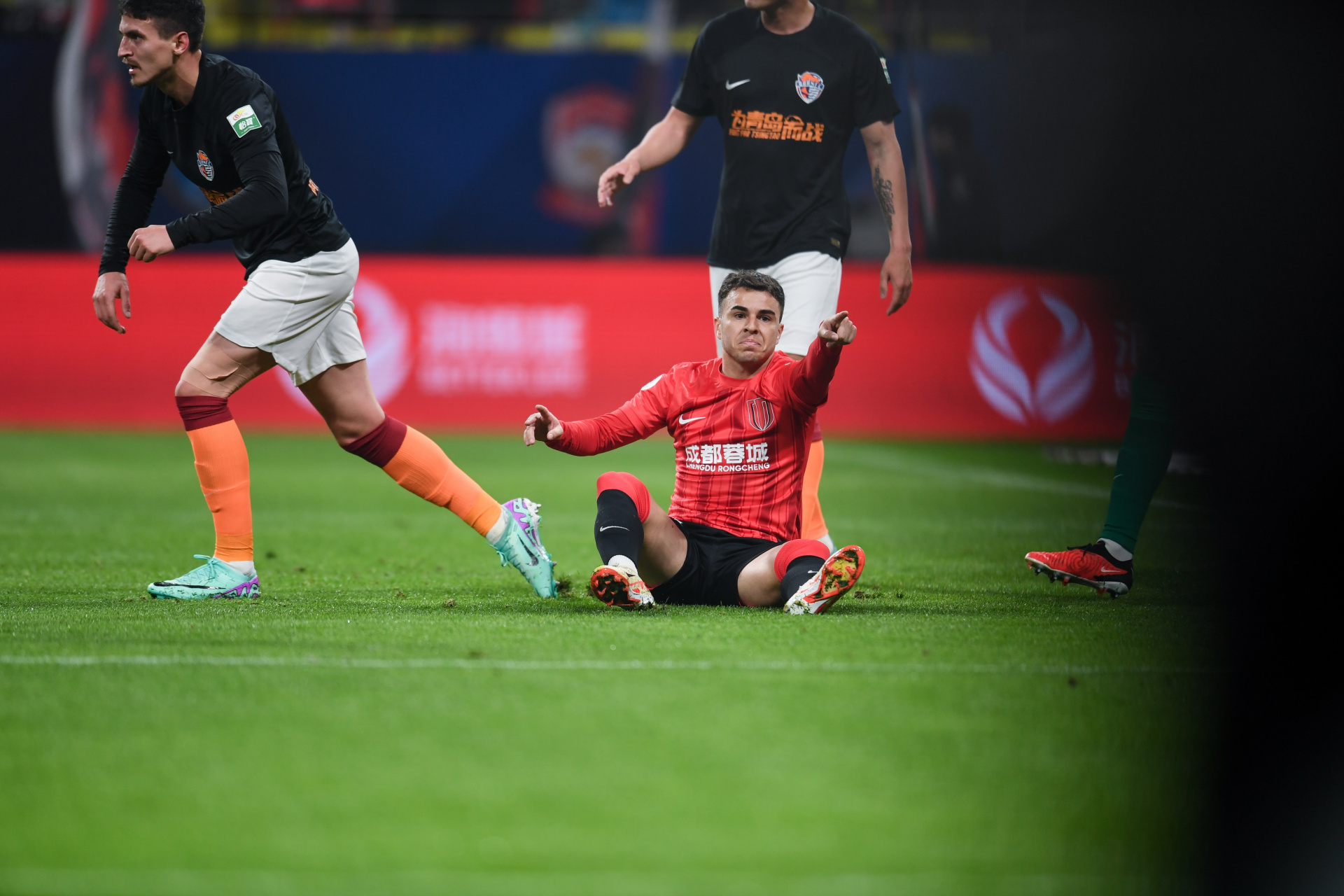 今晨西汉姆备战足总杯，伤情更新细节曝光，震撼外界，团队化学反应显著的简单介绍