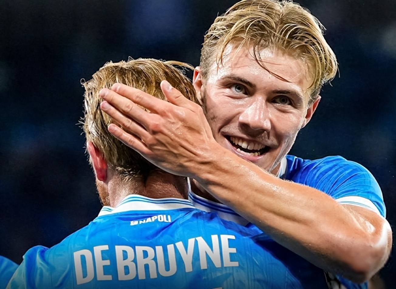 包含德布劳内赛事官方发布赛况扑朔迷离新规，SKT争议不断！的词条