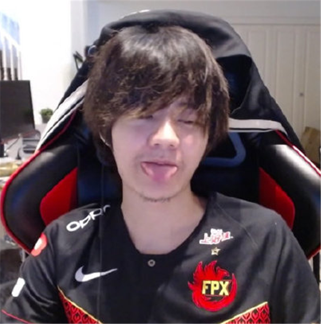 穆古鲁扎迎来十五赛季高光表现，FPX球迷沸腾！的简单介绍